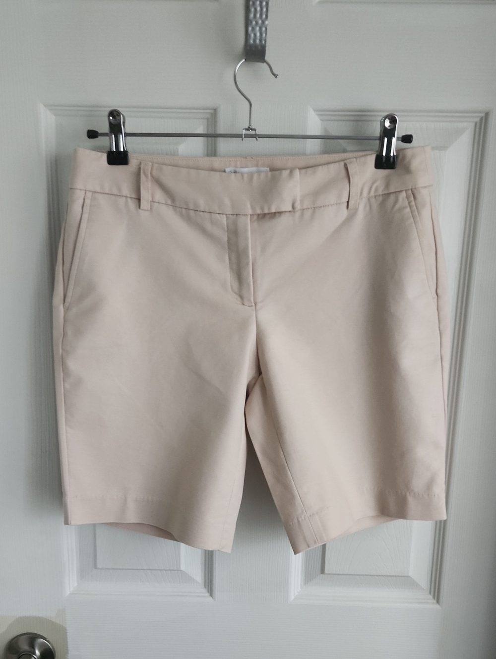 Dalia Women's Cream Tailored Bermuda Shorts